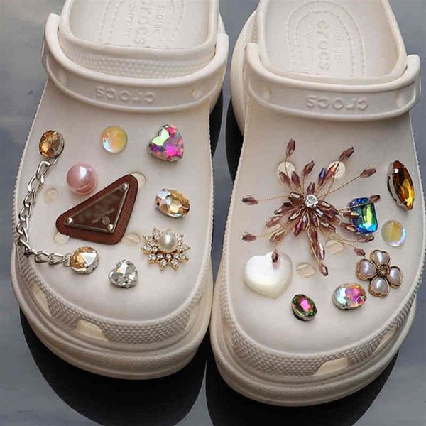 Bijoux à bricoler soi-même chaussures chaînes concepteur strass fille cadeau perle décoration métal papillon Rivet accessoires breloques pour Croc277n