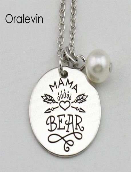 Diy Making MAMA BEAR Inspirador Estampado a mano Grabado Charm Colgante Collar Metal Plata Color Joyería 18 pulgadas 22 MM 10 Unids / lote 6610940