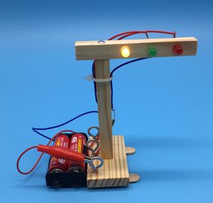 DIY Traffic Light Experimentele basisschool Elektrische wetenschap Experimentele Speelgoed Technologie Kleine fabrikanten Directe levering