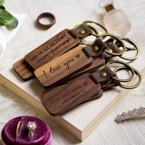 DIY houten ontwerper sleutelhangers voor mannen vrouwen ambachten vierkant ronde houten chips pu lederen sleutelhanger groothandel