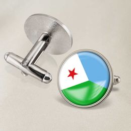 Boutons de manchette drapeau National de Djibouti partout dans le monde boutons de manchette drapeau National costume bouton décoration de costume pour l'artisanat de cadeau de fête