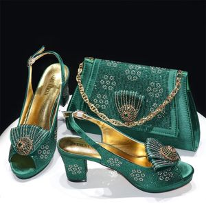 Doershow mooie Afrikaanse schoenen en tas bijpassende set met groene verkopende dames Italiaans voor bruiloft HRE115 240130