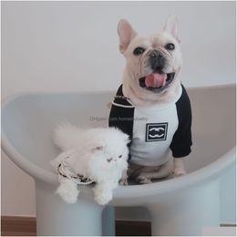 Hondenkleding 21 Autumn en Winter Nieuwe Retro Black Wit Kleine Geur Pet Dogs Sweater Katkleding Frans Schnauzer Teddy Drop Deli Dhe4w