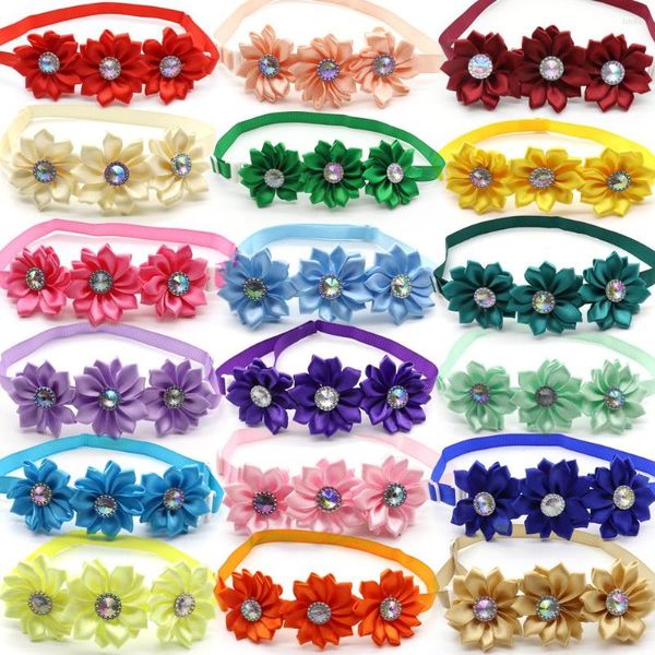 Vêtements pour chiens 30/50 pièces animaux de compagnie chiot nœuds papillon collier de fleurs diamant chiens toilettage accessoires petit chat Pet nœuds papillon fournitures