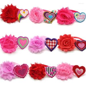 Vêtements pour chiens 30/50 PCS Saint-Valentin pour animaux de compagnie Produit de toilettage Puppy Cat Accessoires Chiens Bowtie Heart Style Small Middle Grand Colliers