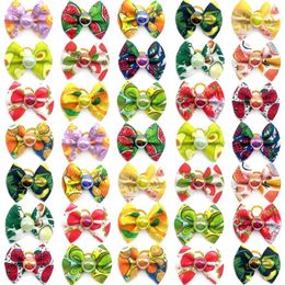 Ropa para perros 30/50pcs Suministros de frutas de verano Suministros de mascotas Bows Accesorios pequeños accesorios de Yorkshire