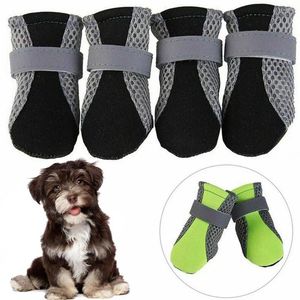 Hondenkleding 4 PCS Antiskid Pet Dogs Schoenen Ademend gaas Antidirty Puppy Foot Covers niet-slip comfortabele slijtvaste looplaarzen