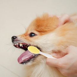 Appareils pour chiens 4pcs Brosses dentaires douces en silicone douces avec poignée longue courbe (couleur aléatoire)
