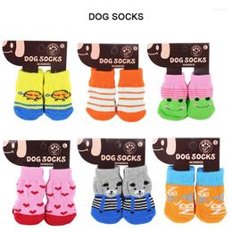 Ropa para perros 4 unids/set Calcetines para mascotas Impresión antideslizante Gatos Protector de cachorro Productos de punto Cálido Uso interior Gato Color aleatorio