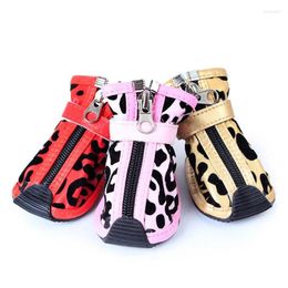 Vêtements pour chiens 4pcs / set chaussures de compagnie de printemps d'été chiot sandales respirantes bottes en cuir soft en cuir soft imprimé pour chiens chats trois couleurs