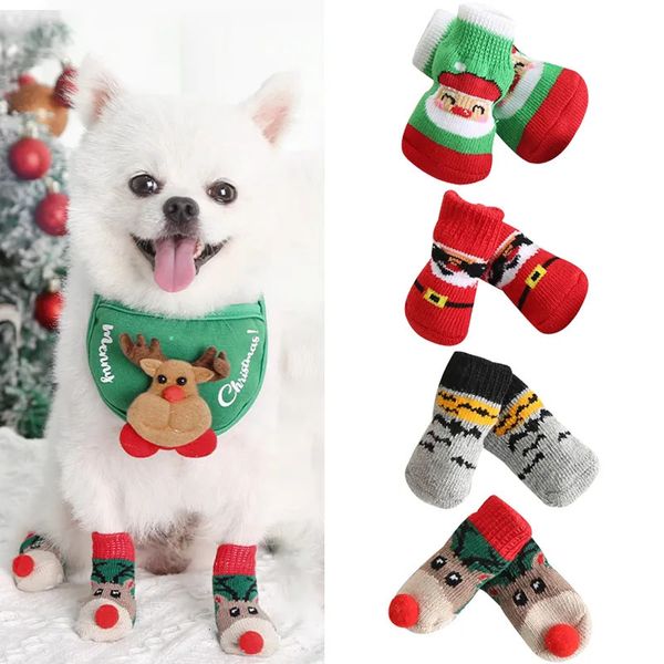 Vêtements de chien 4pcs / Set Chaussettes chaudes d'hiver Année de Noël Anti Slip Couvre-pied Chihuahua Teddy Chaussures Chat 231017