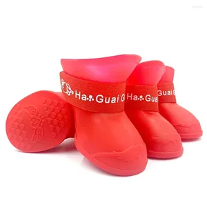 Vêtements de chien 4pcs chaussures imperméables pour animaux de compagnie imperméables bottes anti-dérapantes bottes de couverture de pied de chat bottes de produits de cheville en plein air accessoires