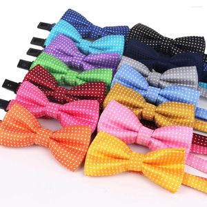 Vêtements pour chiens 50/100pcs Accessoires Polka Dots Noeuds papillon réglable Chat Bowties Collier Fournitures de toilettage pour animaux de compagnie