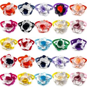 Vêtements pour chiens 50/100pcs Mélange Couleur Bowtie Fleurs Collier de cravate pour chiens Bows Accessoires de toilettage de vacances Fournitures pour animaux de compagnie