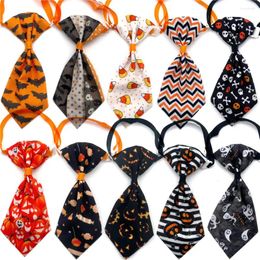 Ropa para perros 50 unids estilo de Halloween pajaritas mascota gato pequeño collar corbatas perros vacaciones mascotas accesorios de aseo