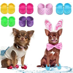 Vêtements pour chiens Une paire de petites et mignonnes chaussures d'été pour animaux de compagnie 3D Mini sandales Accessoires d'intérieur de plage