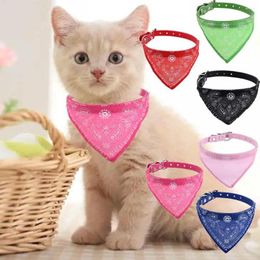 Appareils pour chiens Advable Pipy Cat Scarpe Bandana Col Col Nou Salive serviette Pu Cotton Accessoires Triangle d'impression