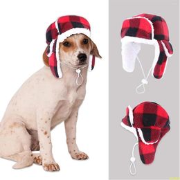 Ropa para perros Atuban Sombrero de Navidad con orejeras Invierno Ajustable Pet Red Plaid Cap Sombreros de Navidad para perros pequeños medianos grandes