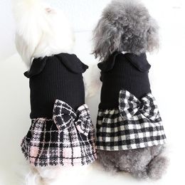 Hondenkleding Zwarte kleurenkleding voor honden Sieren HUWD 2023 Herfst- en winter Katoen Warme gewatteerde huisdieren