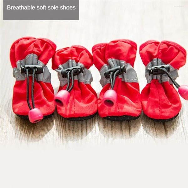 Vêtements pour chiens Chihuahua Bottes de pluie antidérapantes Garder au chaud Tissu en nylon Fournitures pour animaux de compagnie Chaussures imperméables Pieds non mouillés Chiot