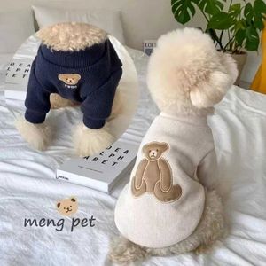 Hondenkleding schattige kleding winter teddy bodem shirt puppy bier gebreide twee poots pomeraniaanse warme kleding huisdierbenodigdheden h240522