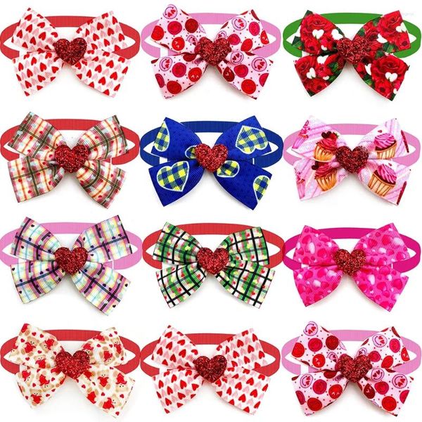 Vêtements de chien mignon en gros petits noeuds papillons Saint Valentin Pet Cat Collier réglable Fournitures de vacances BowTie Produits de toilettage