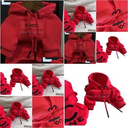 Vêtements de chien Designer Pet Sweat à capuche rouge Lettre noire Logo Petits vêtements parfumés Chat Dstring Schnauzer Teddy Fadou Drop Livraison Accueil Ga Dhapd