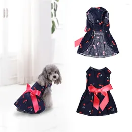 Appareils de chien Direct vendant des motifs de cerise de haute qualité robe de chiot en une pièce Pérotage princesse d'été et de gilet de printemps 1pcs