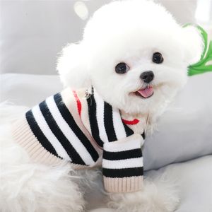 Hondenkleding duomasumi hondenkleding trui voor kleine hond Chihuahua Poodle Schnauzer Pomeranian Corgi Dog Outfits Autumn Winter Dog Sweaters 230815