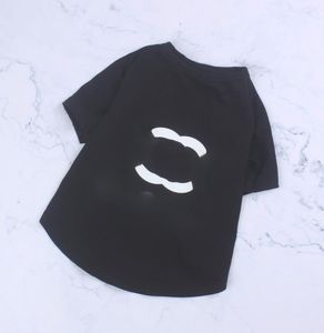 Vêtements pour chiens Marque de mode Printemps Vêtements pour animaux de compagnie Pur coton Lettre élastique T-shirt mince Sling Mode décontractée