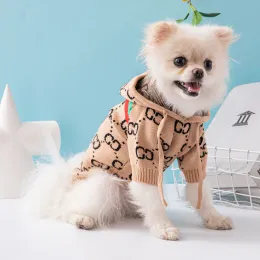 Hondenkleding Mode Dierenkleding Winter Warm Huisdieren Hoodie Jassen Designer Puppykleding Luxe Gebreid Weer Huisdieren Winterkleding Jas Outfit Jack 2311178DD