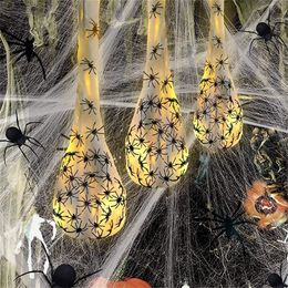 Hondenkleding Halloween Gloeiende Spider Ei Hanging Light Horror Party Ornament Outdoor Indoor Haunted House Scary Prop met 12060pcs Spiders 220921