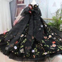 Vêtements de chien Vêtements de luxe faits à la main Fournitures pour animaux de compagnie Robe de mariée traînante Fleurs de broderie 3D Papillon Noir Robe d'une seule pièce Pographie