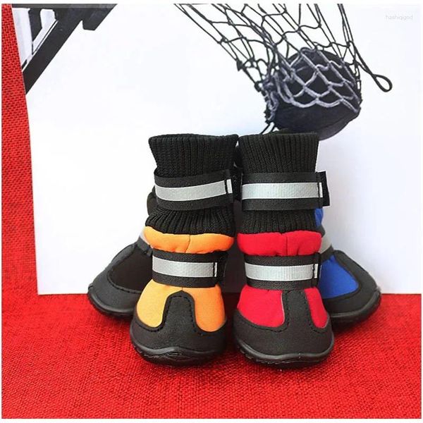 Ropa para perros Botas Husky Protectores de invierno cálidos Perros impermeables 4 unids / set Grande para zapatos antideslizantes Zapatos negros