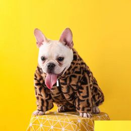 Vêtements de chien Manteau de fourrure de luxe Automne Hiver Épaississement Vêtements pour animaux de compagnie pour Chihuahua Teddy Français Bldog Marque Veste Chaud Outwears Drop D DDHGQI