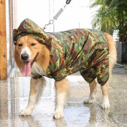 Hondenkleding Outdoor Medium en grote honden Camouflage Raincoat Vier voet Jumpsuit Pet Waterdichte kostuumkleding Husky Regende coatdog