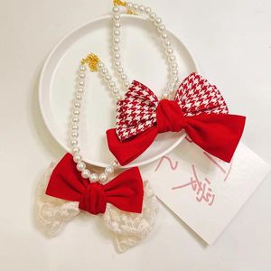 Vêtements de chien Perle Collier pour animaux de compagnie Plaid rouge Collier de chat de Noël Accessoires Bow Tie Cou Écharpe Anneau Collier Chiot