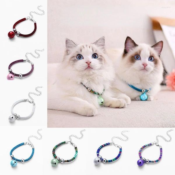 Ropa para perros Accesorios personalizados para mascotas Collar de gato Collar Moda Diseño de campana simple Collares sólidos