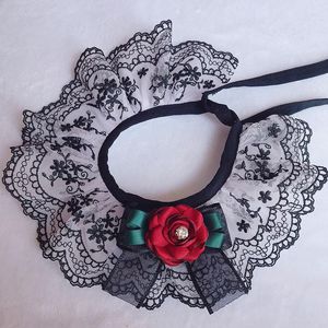 Hondenkleding Pet Accessoires Handgemaakte boog-knoop stropdassen Ketting Puppy Kragen Rode Bloemdecoraties voor kleine honden Nobele kanten benodigdheden