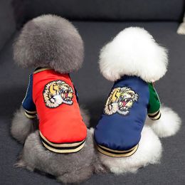 Hondenkleding Hondenkleding voor kleine, middelgrote honden Winterwarmte gewatteerd Tijgerkopprint Tweepoots katoenen jas Teddy Chihuahua Puppykostuum 231117