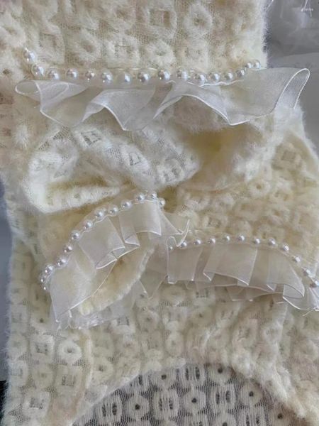 Vêtements de chien pour chiens vêtements filles blanches Lacetee Pearl Docoration automne hiver en peluche en peluche petits chiens Shirts