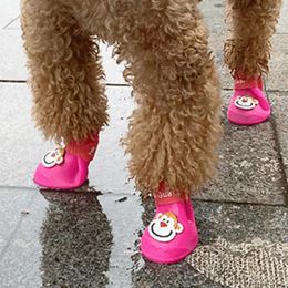 Vêtements de chien Chiot Pluie Chaussures Belle Pet Silicone Réutilisable Mignon Dessin Animé Motif Bande De Fixation