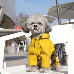 Vêtements pour chiens Raincoat Allinclusive Poncho de pluie imperméable à quatre pattes Teddy Bomei Vêtements pour animaux de compagnie pluvieux Bichon de petite et moyenne taille 230825
