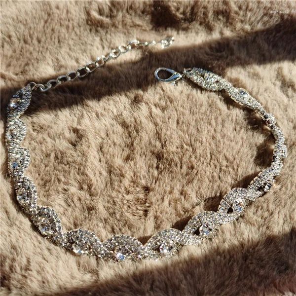 Vêtements de chien Collier de strass brillant Chat Twist 8 Bijoux de diamant Collier Pet Bling Princesse Chiot Fournitures Chihuahua Accessoires