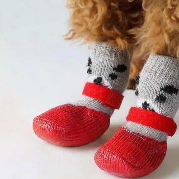 Chaussures de vêtements pour chiens confortables chaussettes antidérapantes durables pour éviter les pattes de léchage pour les chaussures de jour enneigées d'hiver