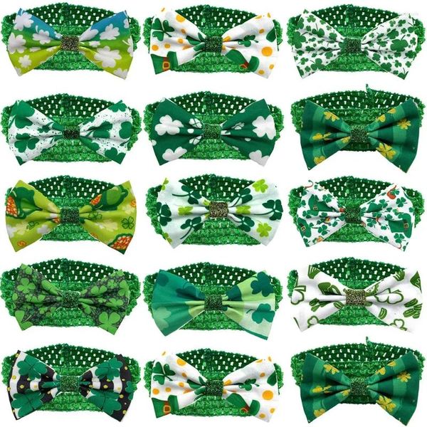 Ropa para perros St Patrick's Day Collar Pet Bow Tie con banda elástica Patrón de trébol verde para accesorios pequeños medianos grandes
