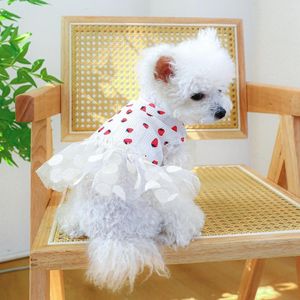 Hondenkleding Aardbeipatroon Jurk Witte dierenkleding Zomer Prinses Meisjes Schoolfeest Mouwloos Puppy Kat Hoodies Rok