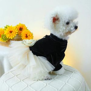 Vêtements pour chiens Vêtements pour animaux de compagnie à fleurs tridimensionnelles, vêtements de fabrication soignée, décoration élégante avec nœud 3D, décoration de mariage pour