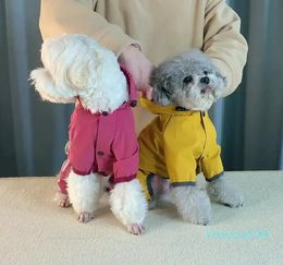 Manteau de pluie imperméable à couverture complète ultime pour chiens de petite et moyenne taille - Gardez votre ami à quatre pattes au sec et à l'aise