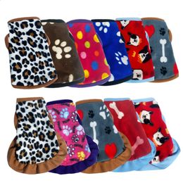 Vêtements pour chiens XS 8XL Vêtements pour animaux de compagnie Flanelle Costume Manteaux temps froid Chat Soft Doggie 4 pattes Pyjamas 231118